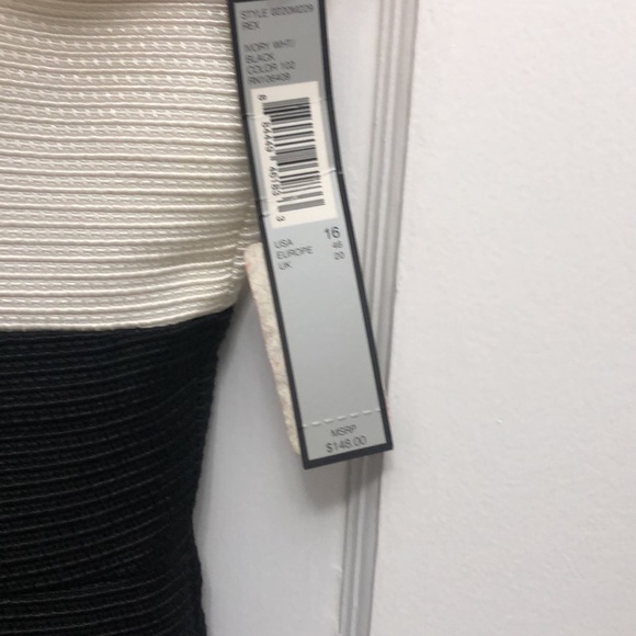 Gorgeous brand new Tahari Size 16US dress with beautiful beading! Very elegant. - Picture 7 of 8